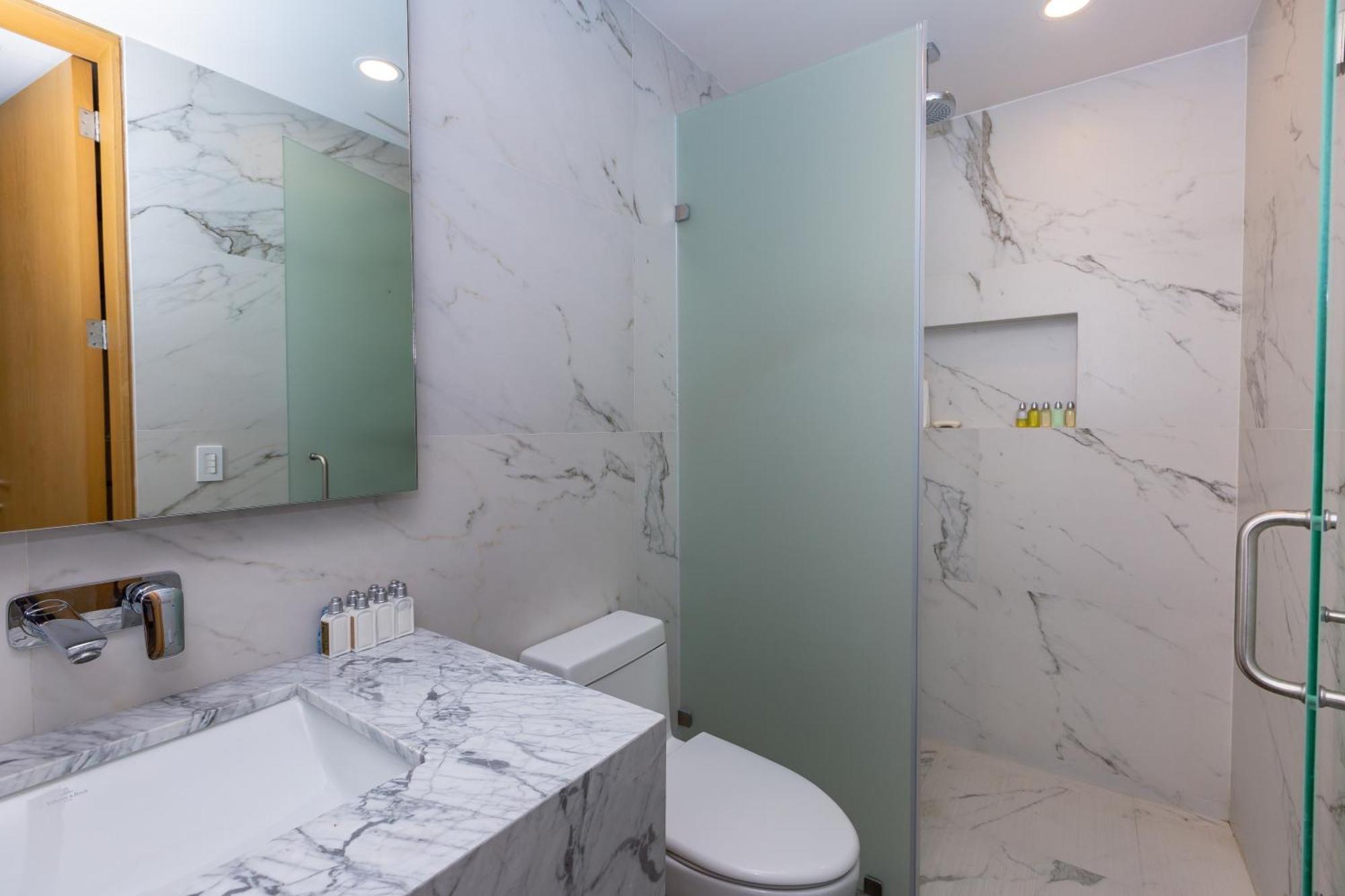 Ocean View Condo - Beach, Pool & Jacuzzi! Канкун Экстерьер фото